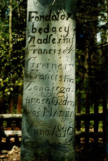 Wąsosz k. Końskich, leśniczówka Niebo, krzyż kamienny z 1849 r. Wąsosz k. Końskich, leśniczówka Niebo, krzyż kamienny z 1849 r.
